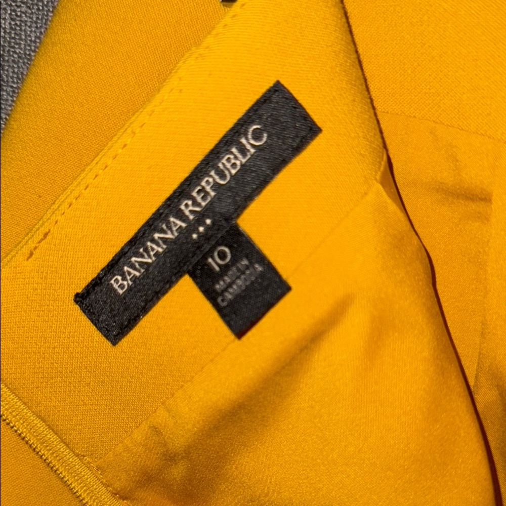Elegant Banana Republic  Mustard Yellow Pencil Skirt - Picture 2 of 3